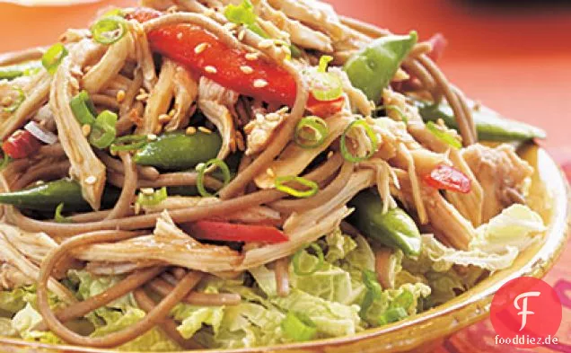 Asiatische Huhn, Nudel-und Snap-Pea-Salat