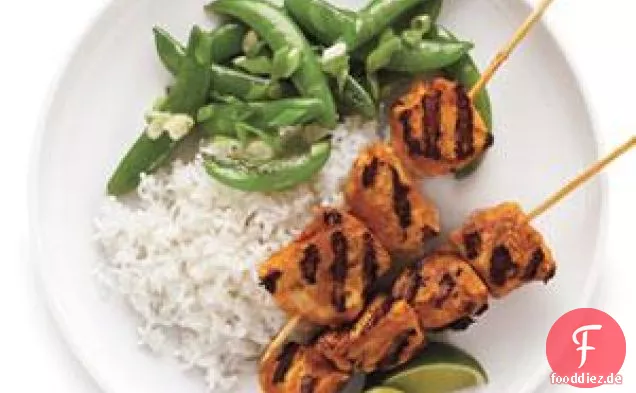 Rote Curry-Hühnchen-Spieße