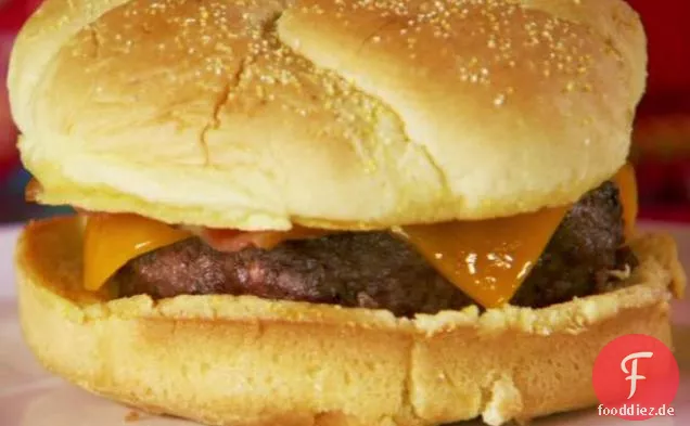 Perfekte Speck-Cheeseburger
