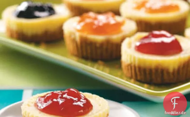 Mini-Käsekuchen mit Marmeladenüberzug