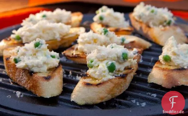 Erbsen-Ricotta-Crostini