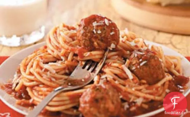 Italienische Spaghetti und Frikadellen