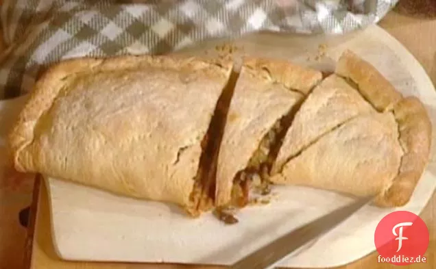 Zwiebelcalzone mit doppelter Kruste: Scalcione di Cipolla