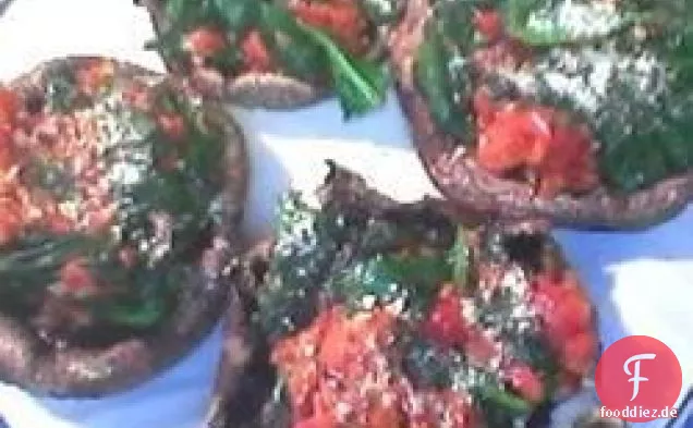 Spinat gefüllte Portobello-Pilze mit Avocado