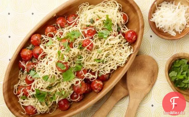 Capellini mit Tomaten und Basilikum