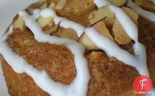 Mandel-Halbmondbrötchen