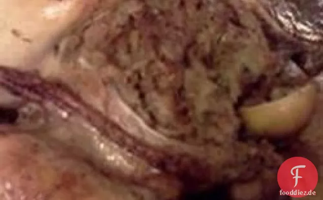 Mit Zitrone gefülltes Hühnchen