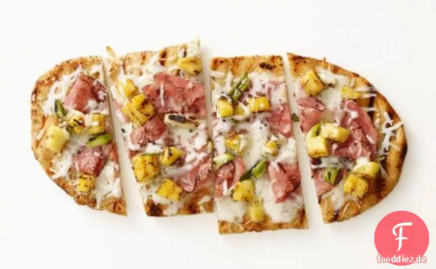 Gegrillte hawaiianische Pizza