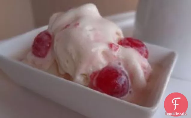 Vanille-Kirsch-Eis