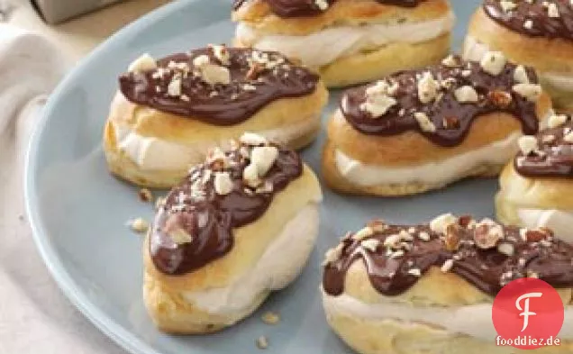 Haselnuss-Mokka-Eclairs