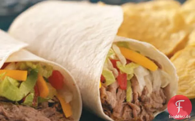 Langsam gekochte grüne Chili-Rindfleisch-Burritos