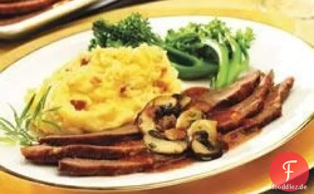 Rinderbrust mit Champignons und Perlzwiebeln