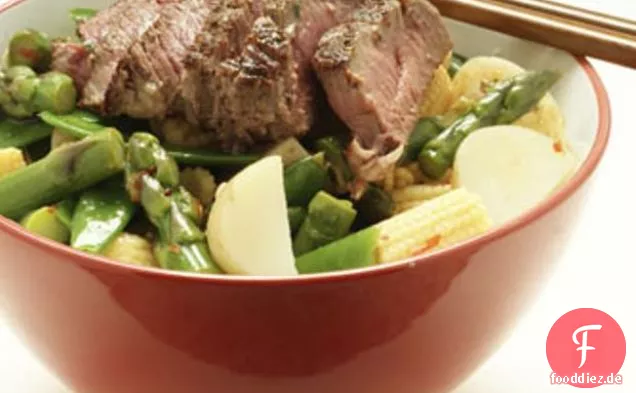 Rinderfiletsalat mit Spargel, Kichererbsen, Ingwer und Limettensaft