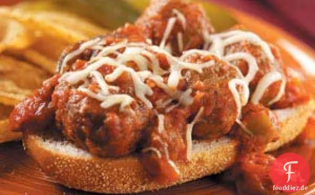 Fleischbällchen-Subs mit offenem Gesicht