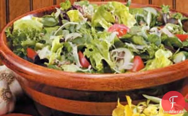 Gemischter grüner Salat
