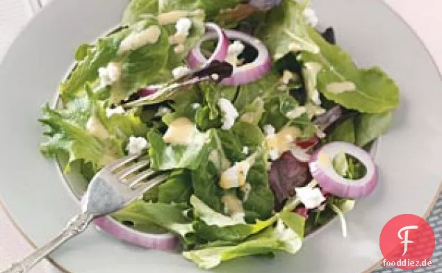 Salat mit Honig-Senf-Dressing