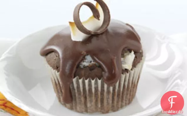 Schokoladen-Cupcakes mit Kokosnussfüllung