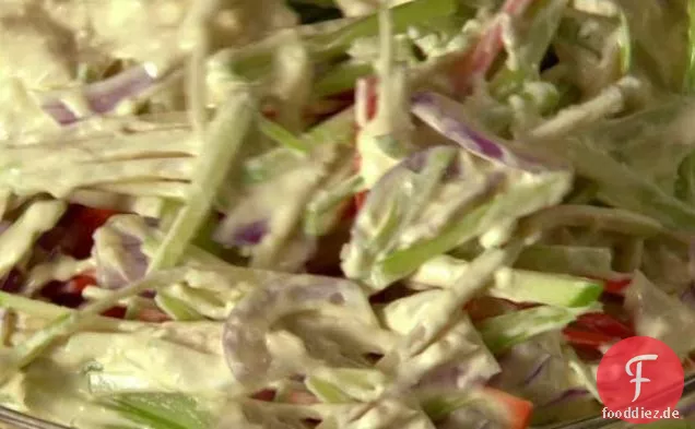 Brokkoli-Stiel und Karotten-Krautsalat