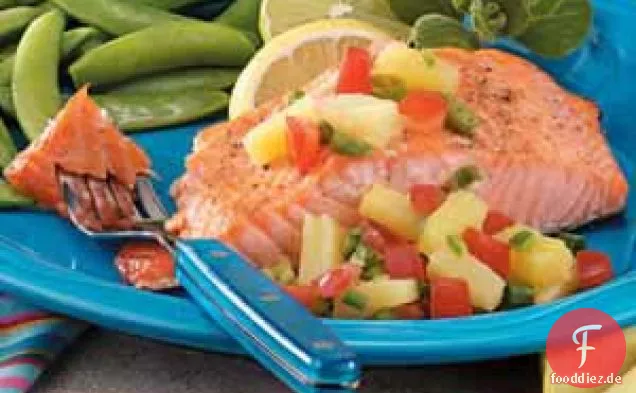 Lachs mit Ingwer-Ananas-Salsa