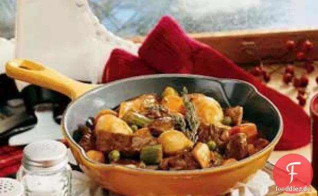 Rindfleischeintopf in der Pfanne