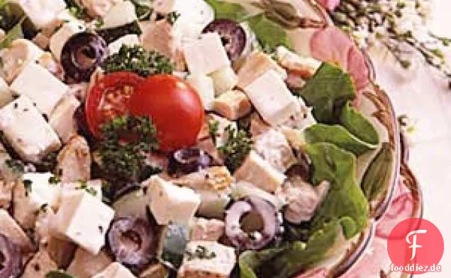 Griechischer Salat und Hühnchen