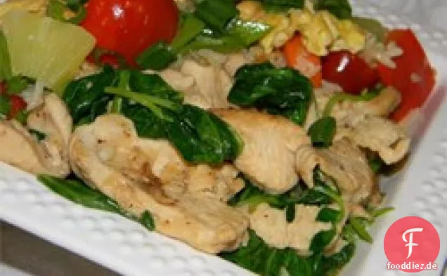 Erbsensprossen und Hühnchen in Knoblauchsauce