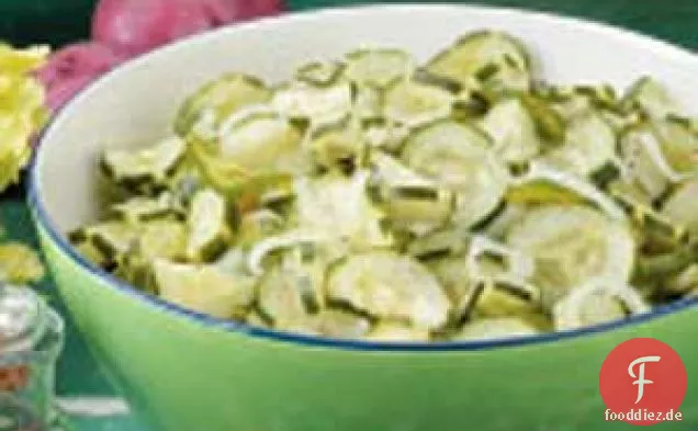 Zwiebel-Gurken-Salat