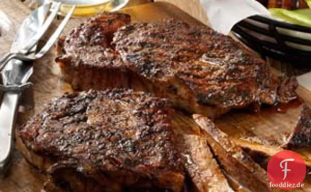 Gepfefferte Ribeye-Steaks