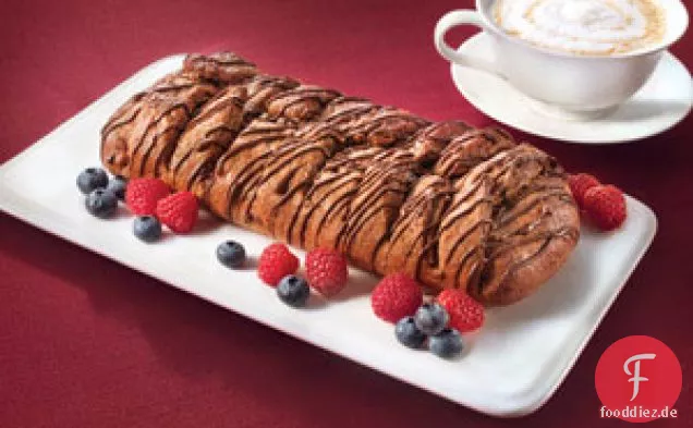 Dekadenter Haselnuss-Himbeer-Kaffeekuchen