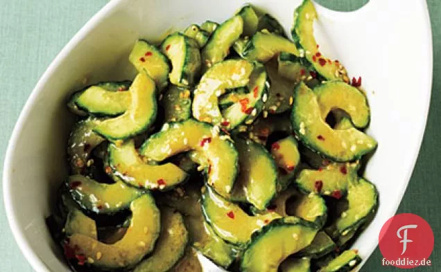 Sesam-Miso-Gurkensalat