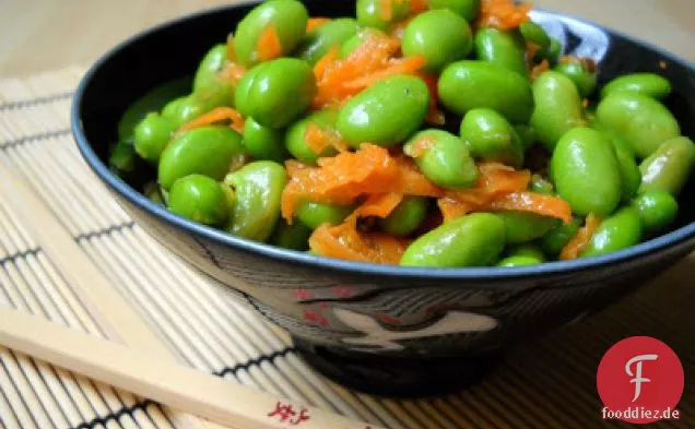 Edamame und Karottensalat