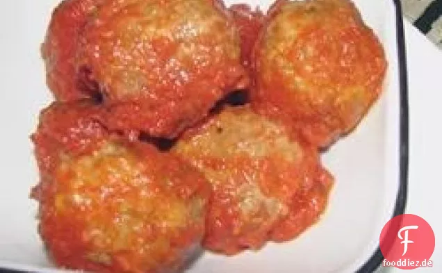 Drei tierische italienische Fleischbällchen
