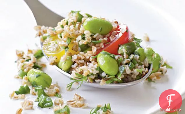 Bulgursalat mit Edamame und Kirschtomaten