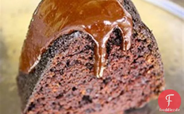 HERDEZ® Chipotle Dunkler Schokoladenkuchen mit Schokospritzer