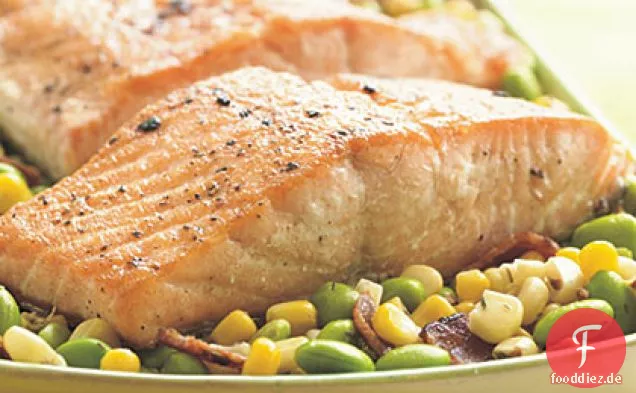 Gebratene Lachsfilets mit Edamame Succotash