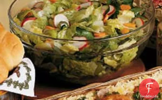 Marinierter Gartensalat
