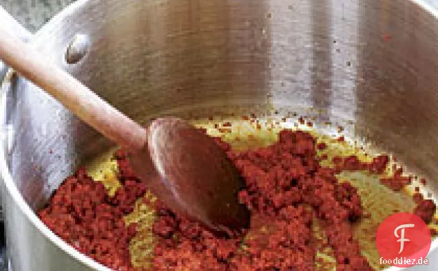Red Land-Stil-Curry Mit Rindfleisch, Shiitakes & Edamame
