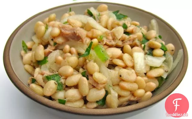 Italienischer Thunfischsalat mit weißen Tepary-Bohnen