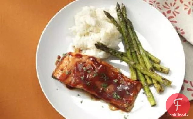 Gegrillter marinierter Spargel
