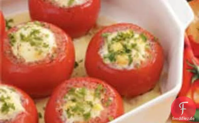 Mit Maispudding gefüllte Tomaten