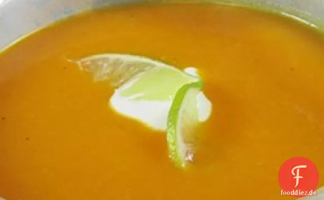 Curry-Butternusskürbissuppe mit Limettencreme