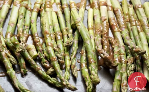 Miso-gebratener Spargel