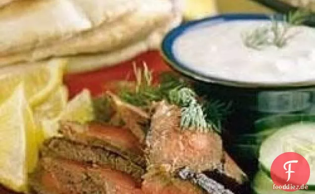 London Broil Sandwiches mit Joghurt-Gurken-Sauce
