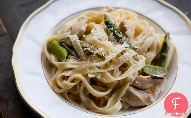 Pasta Mit Huhn Und Spargel