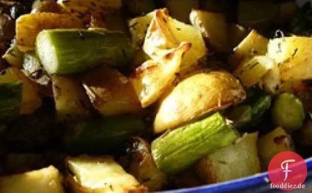 Rote Kartoffeln und Spargel aus dem Ofen