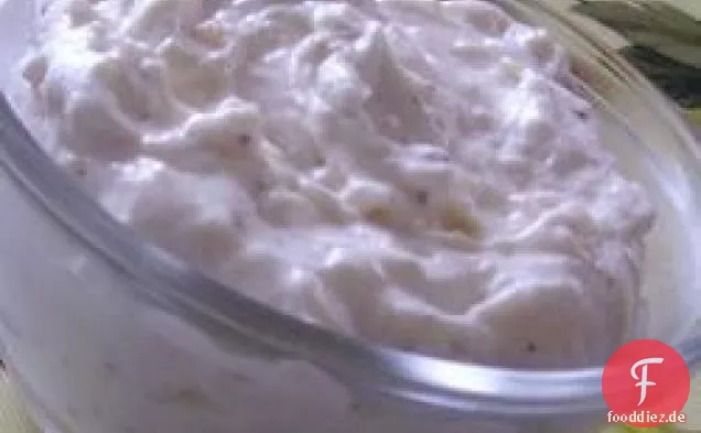 Dip mit geröstetem Knoblauch
