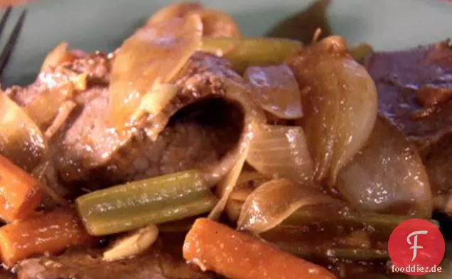 Süß-sauer geschmortes Bruststück
