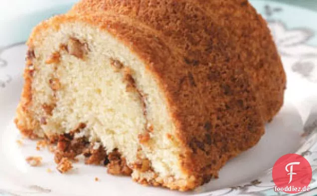 Sauerrahm-Gugelhupf-Kaffee-Kuchen