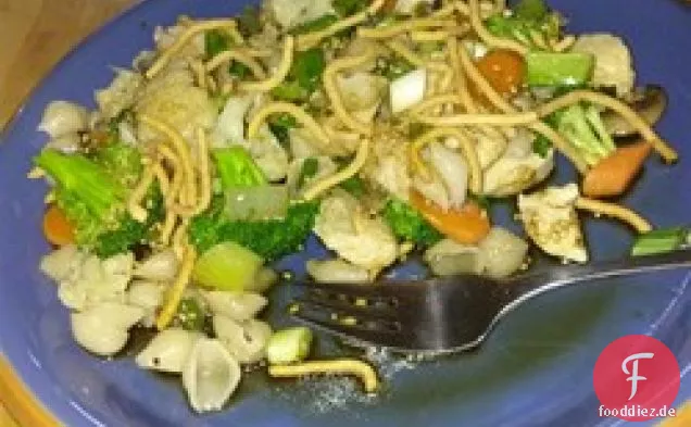 Asiatischer Hühnchen-Nudelsalat