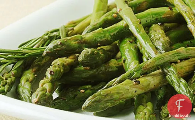 Gebratener Spargel mit Zitronenschale